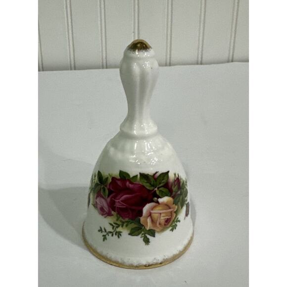 ROYAL ALBERT Bone China “Old Country Roses” Bell 4 3/4” 1962 Stamp “46” England - Picture 1 of 3